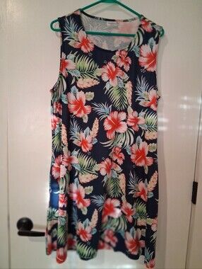 Simply Fun Navy Tropical Floral Sleeveless Shift Dress - Coral & Green